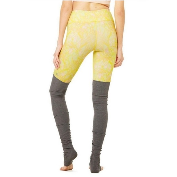 ALO YOGA Goddess Ruched Full Leggings Length Yellow Geometric Print Womens Sz XS - Picture 2 of 13